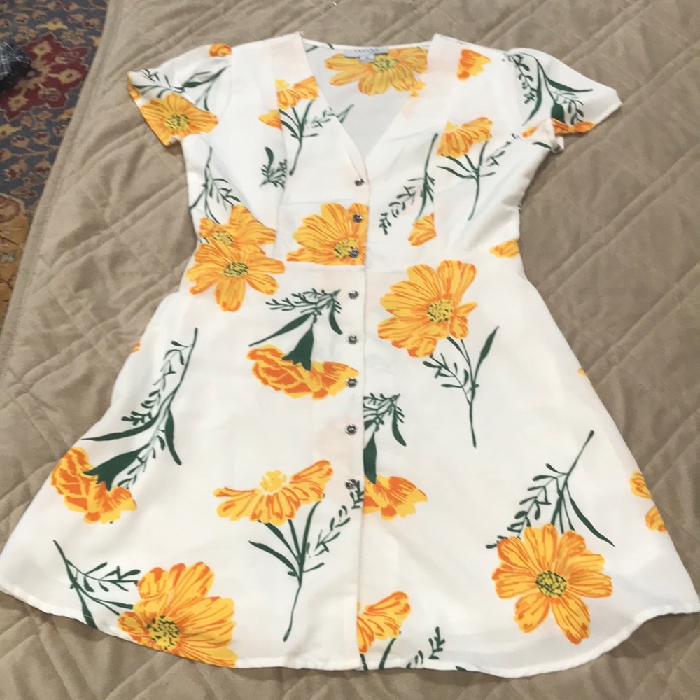 White floral button front short sleeve mini dress